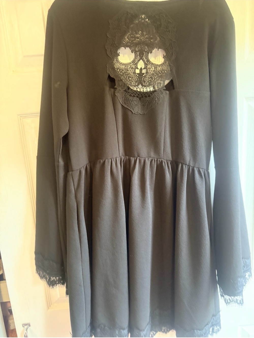 Hot Topic Dress. - Picture 2 of 2